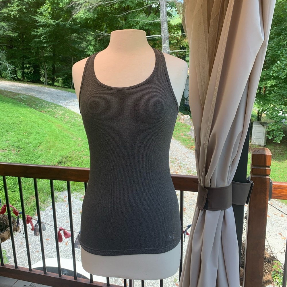 🖤 Under Armour Athletic tank top small gray 🖤